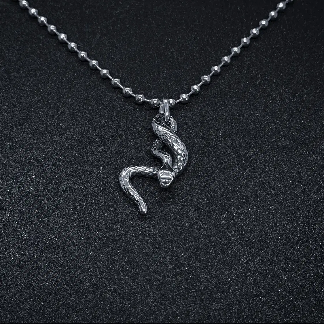 Ball chain on the snake no.2 necklace