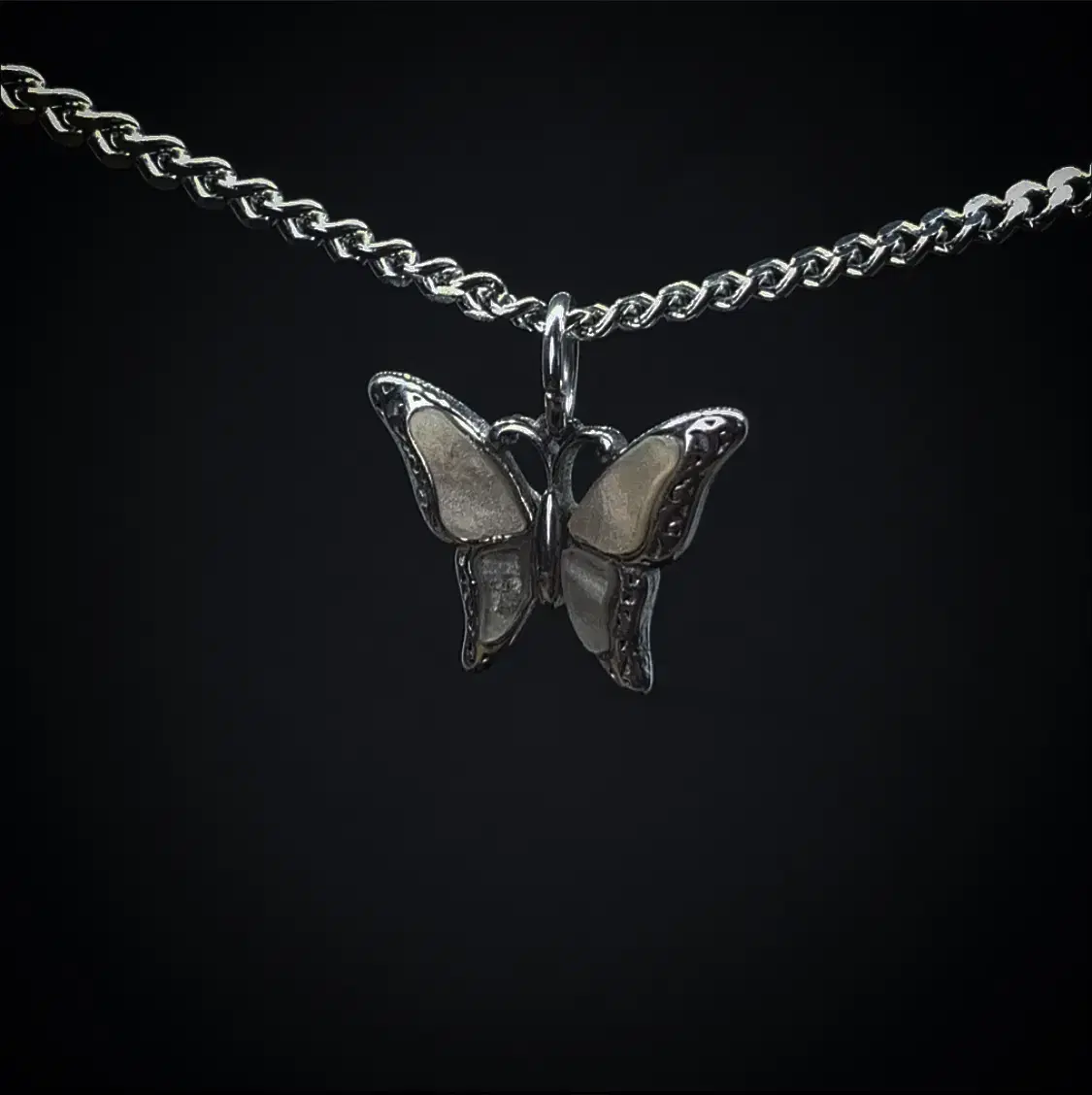 Apricot(살구) butterfly necklace