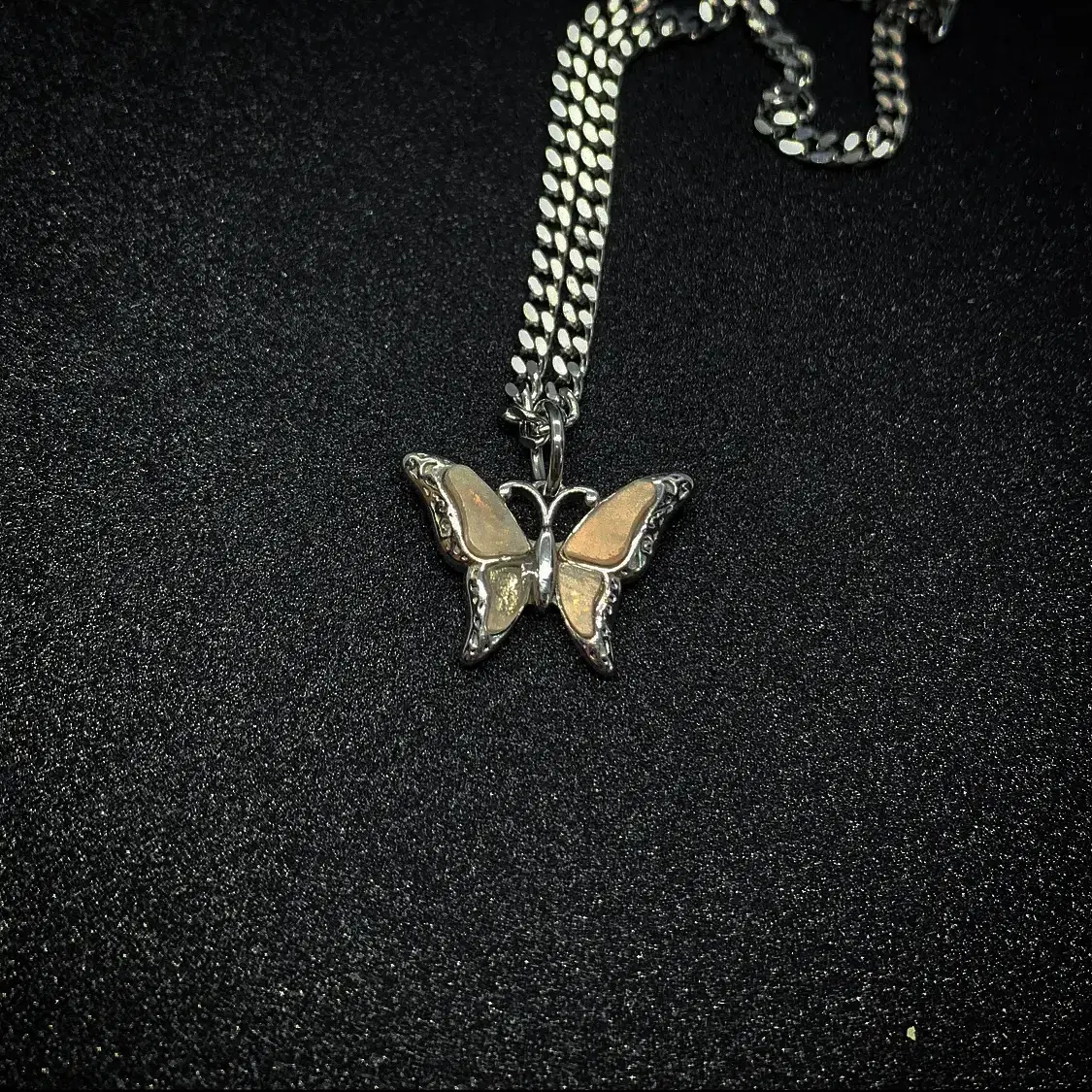 Apricot(살구) butterfly necklace