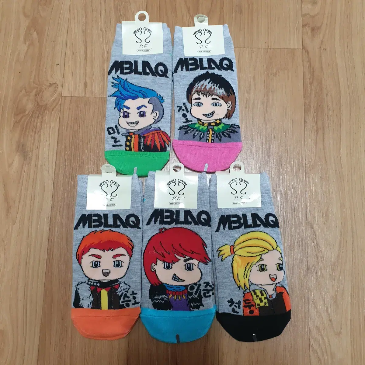 엠블랙 (MBLAQ) 아이돌 캐릭터 회색 양말 5종 세트