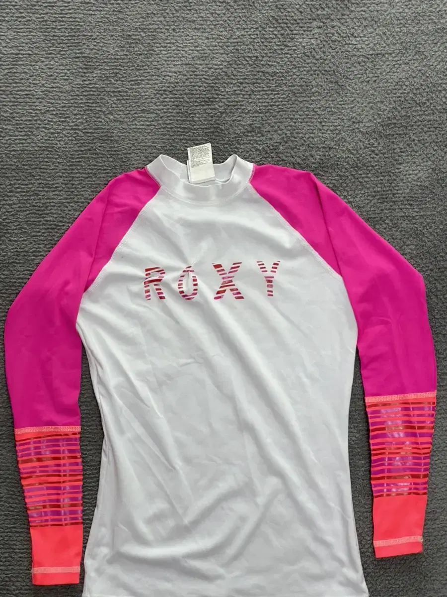 ROXY 래쉬가드