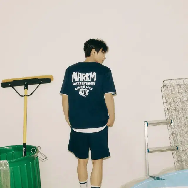 황인엽 마크엠 티셔츠 ALWAYS LOVE T-SHIRTS NAVY