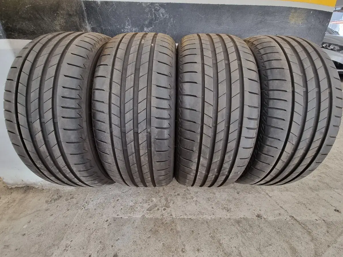 반가격 오늘만! 225/45R17  브리지스톤 투란자 T005 런플랫임판