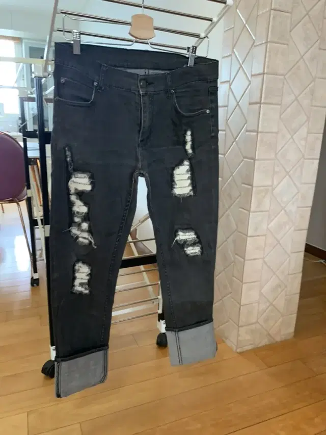 [Cheap Monday 30x32] 칩먼데이 데미지 데님