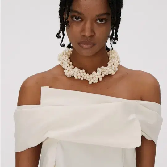 OFF-SHOULDER DRAPED TOP (OFF WHITE)