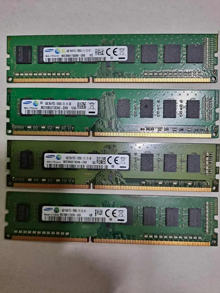 3 x 4GB 2RxPC3-12800U1 (4 total)