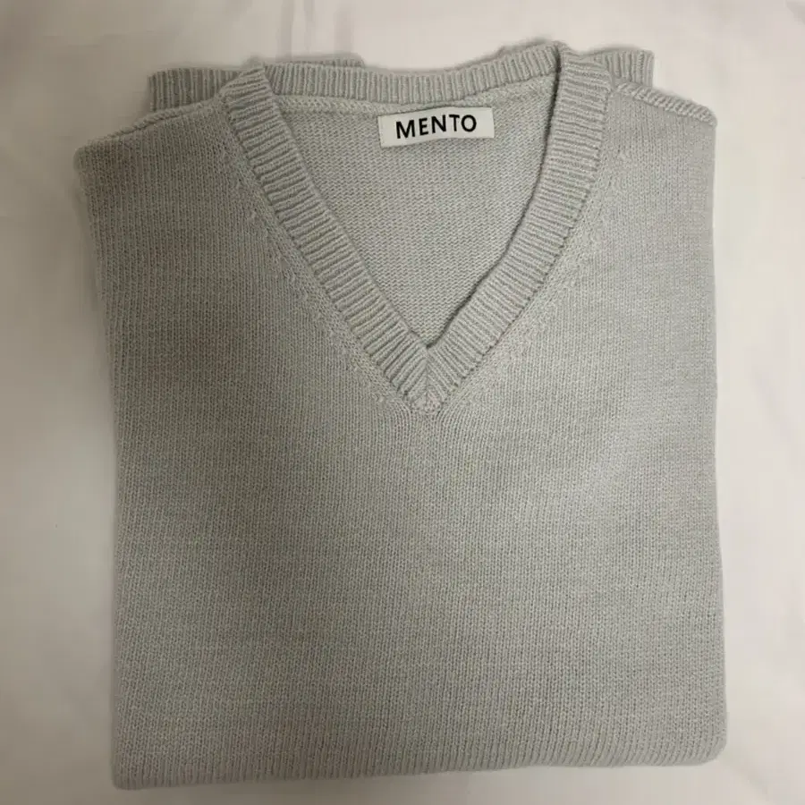 유아이코 sand v-neck knit vest 프리사이즈