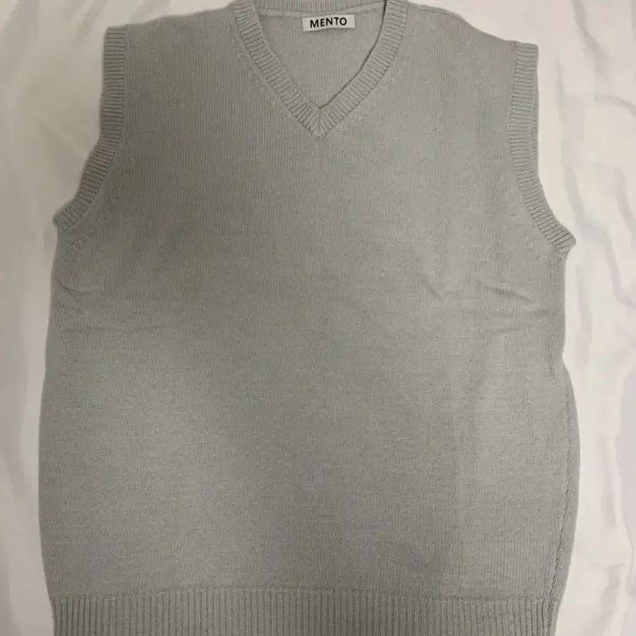 유아이코 sand v-neck knit vest 프리사이즈