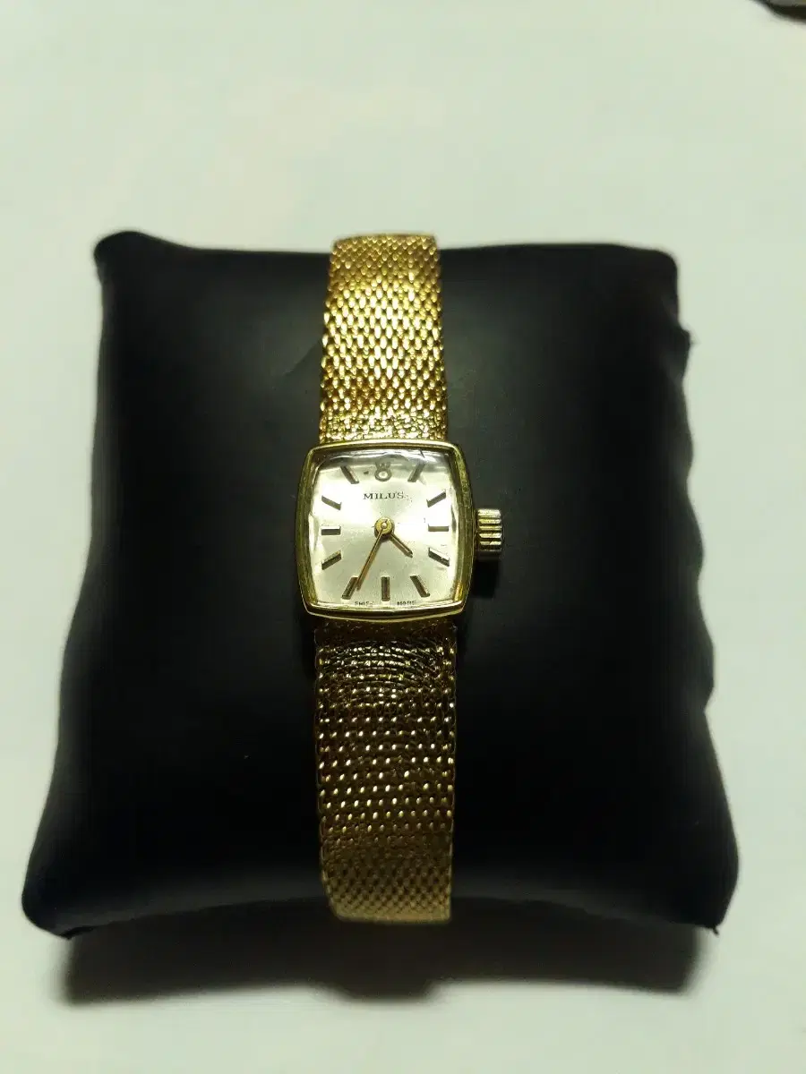 Swissmilus All Original MILUS 17-stone gold-plated ladies wristwatch