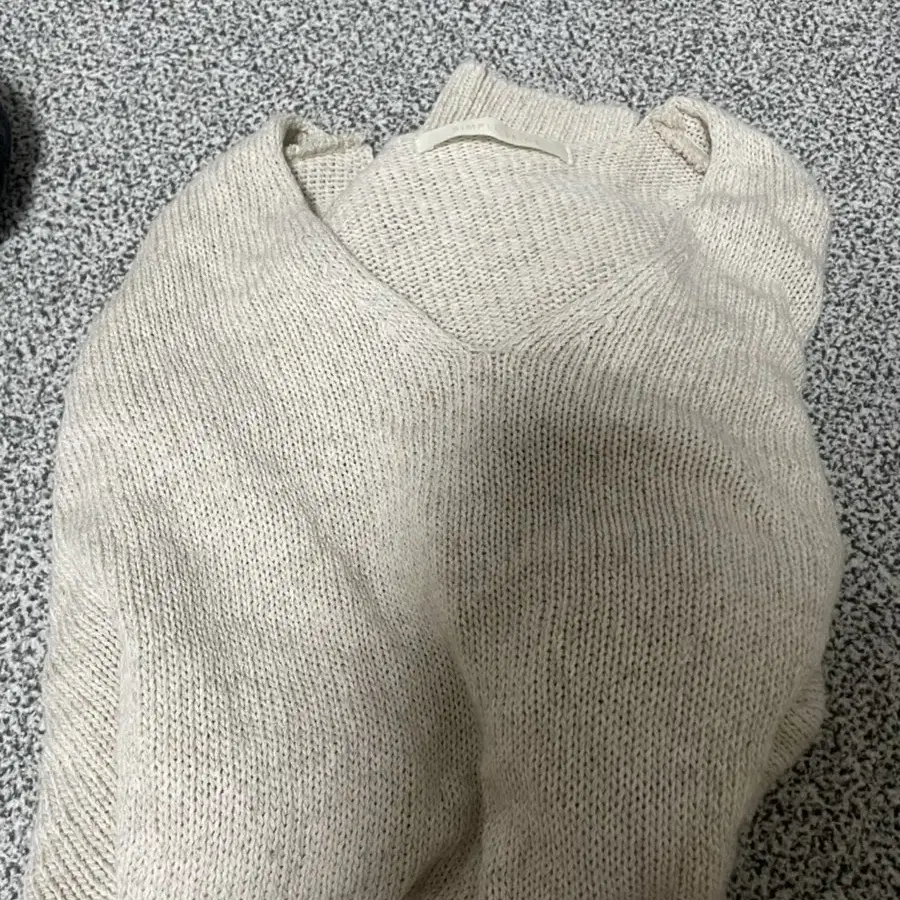 봉주르프로젝트 linen tube v-neck knit 린넨니트