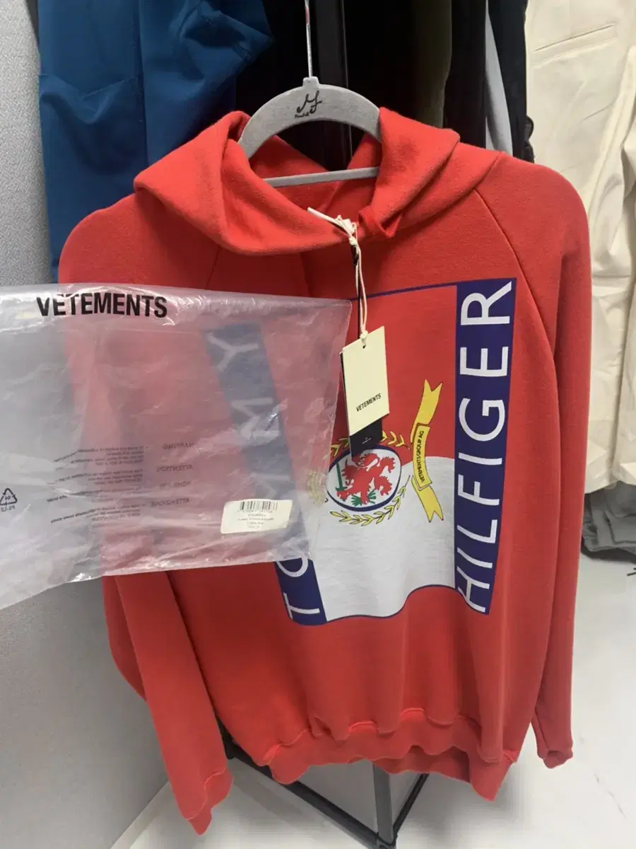 Vetements Tommy Collaboration Red Hooded S