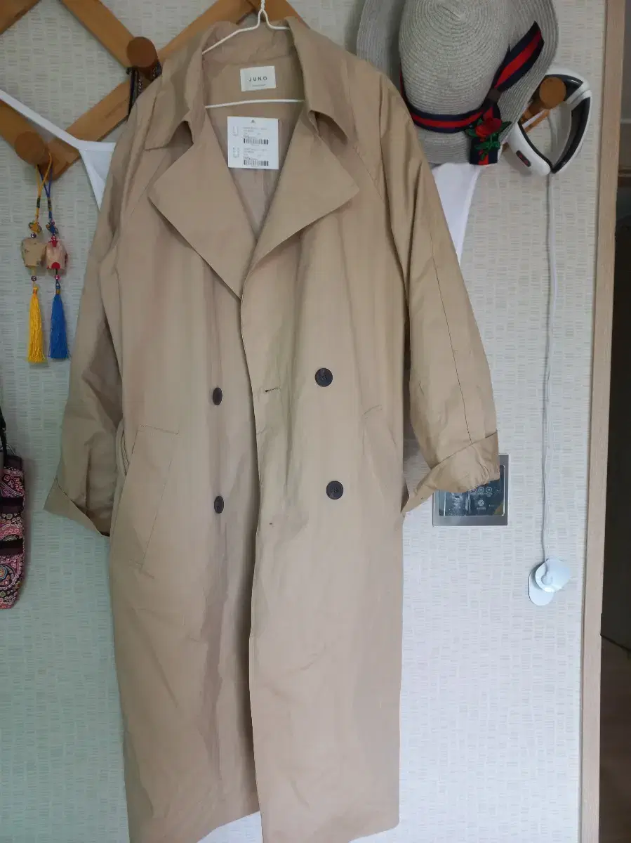 New product) Trench coat