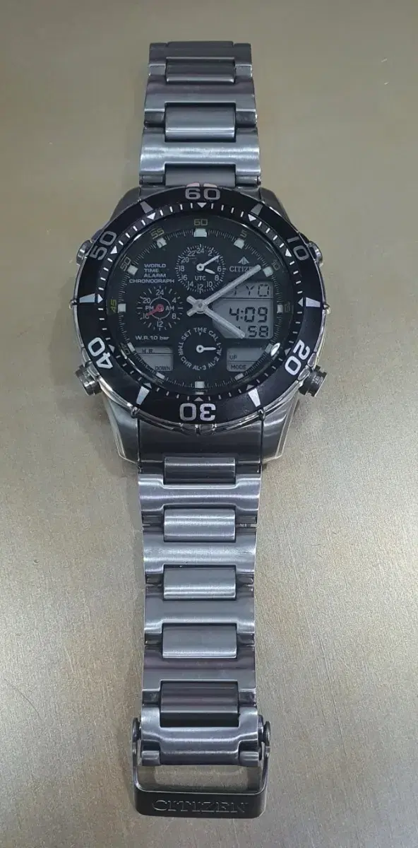 제조사 및 모델 : Citizen ProMaster C300월드 타임