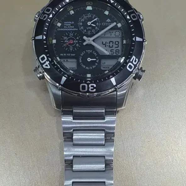 제조사 및 모델 : Citizen ProMaster C300월드 타임