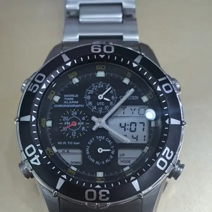 제조사 및 모델 : Citizen ProMaster C300월드 타임