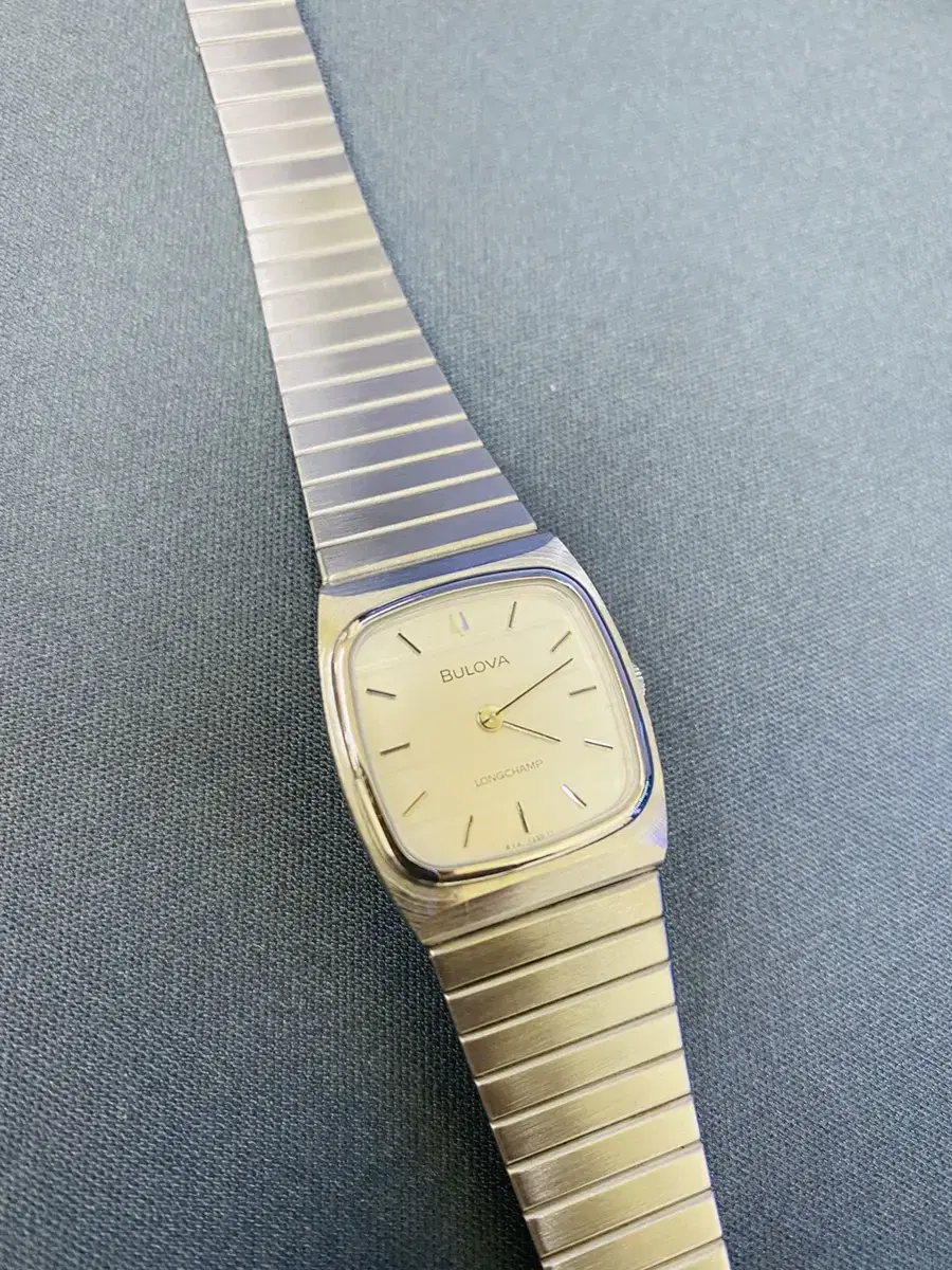 Bourlova Vintage Women's Mechanical Manual Watch