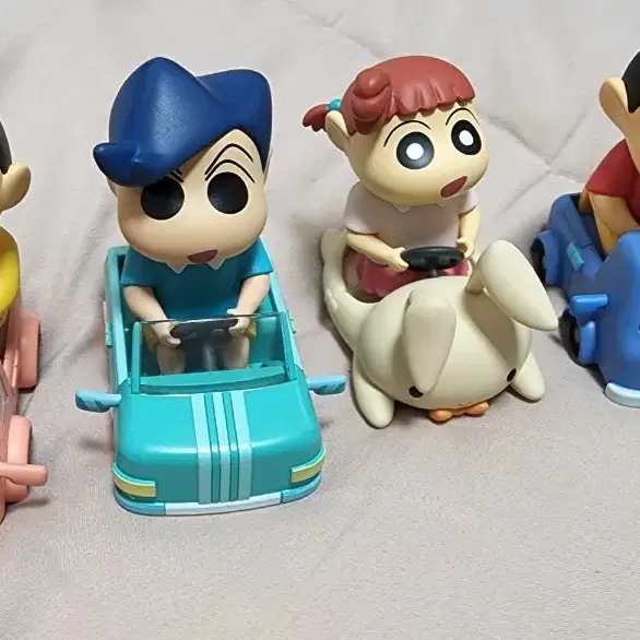 Figures/Dolls 짱구,짱구자동차,짱구물놀이,짱구눈싸움 on Bunjang with safe global shipping.