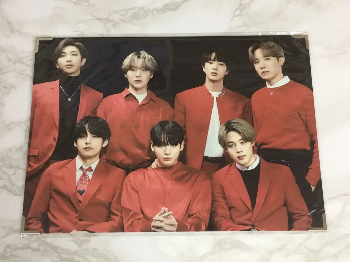 BTS online concert sells premium photos for groups