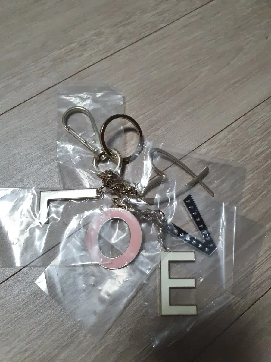 Big C metal keyring