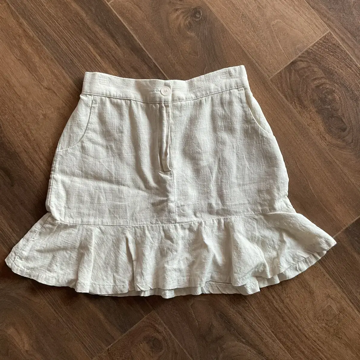 Women's ivory skirt