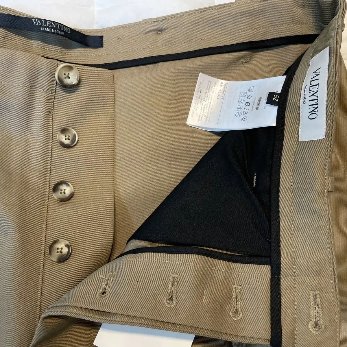 새상품 발렌티노 VLTN 치노팬츠 (36): Made in Italy