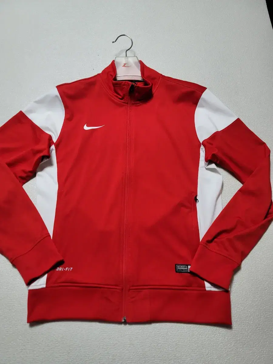 100 ) Nike Sports Zip Up