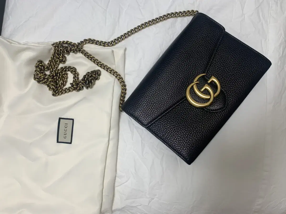 구찌 Gucci 마몬트 체인월렛백 판매합니다