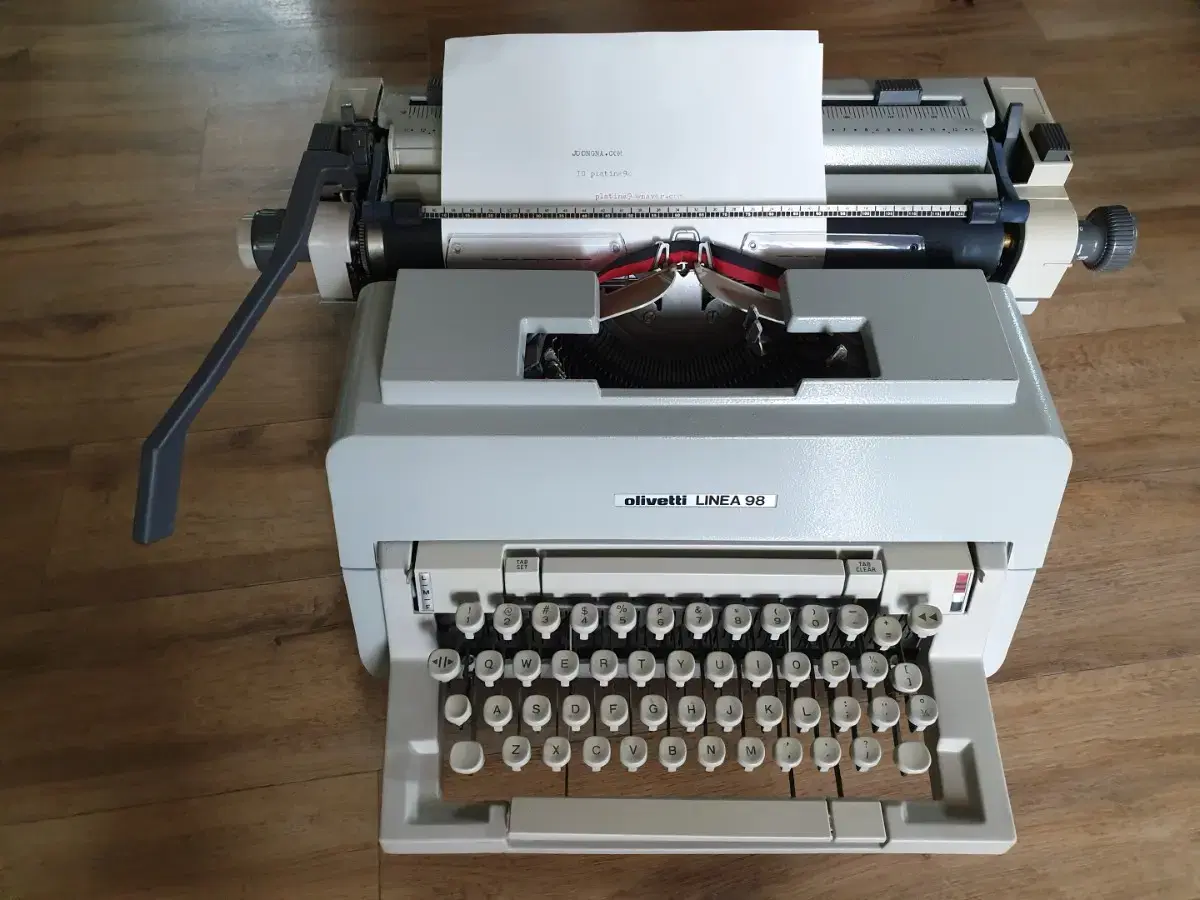 [신품급] 올리베티(olivetti) LINEA 98 영문 타자기