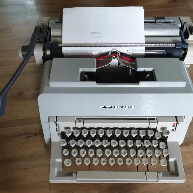 [신품급] 올리베티(olivetti) LINEA 98 영문 타자기