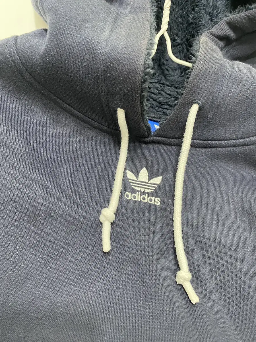 I'm selling my adidas vintage hoodie