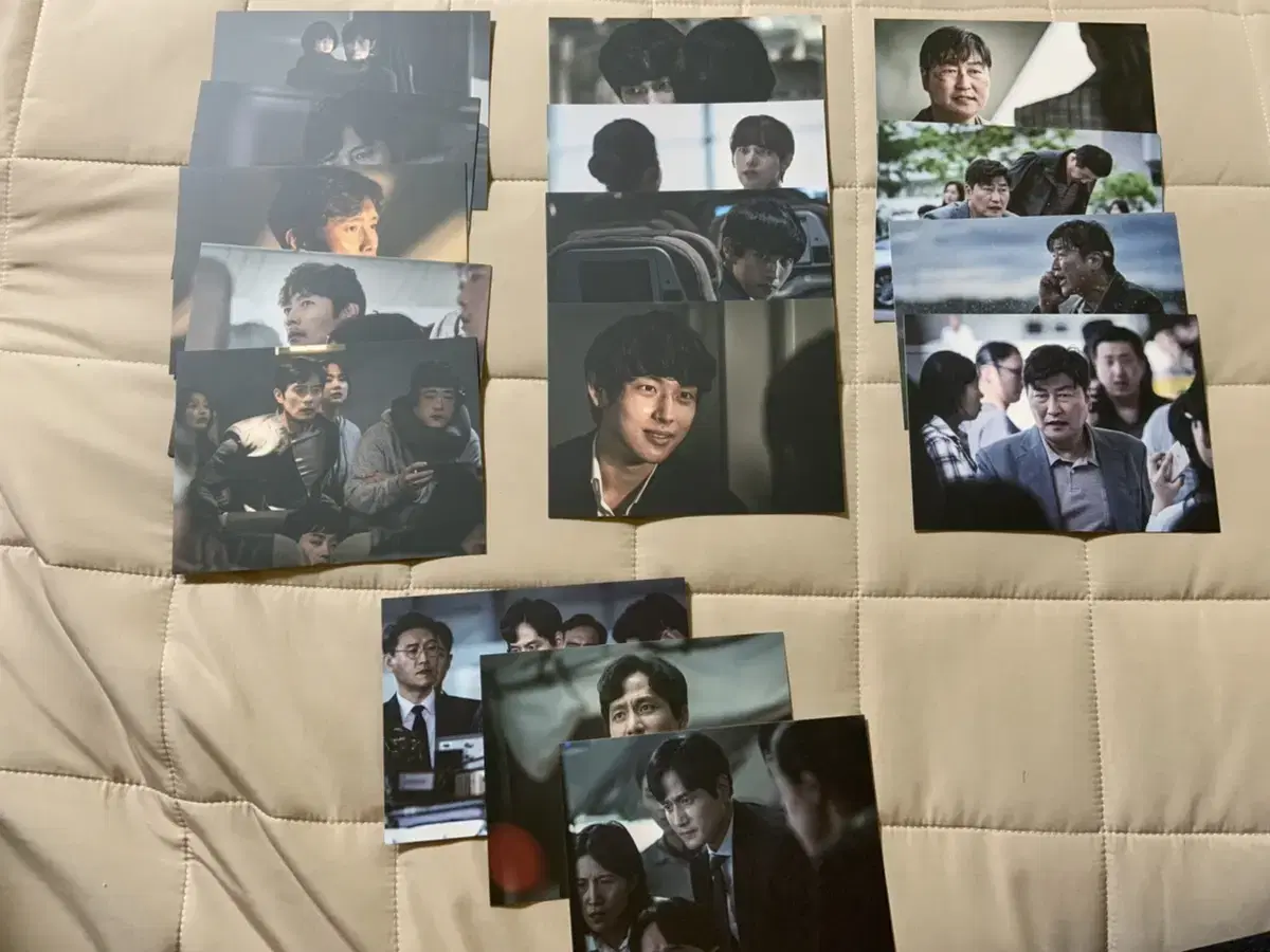 Emergency Declaration CGV Cine Shop postcard Sells split by actor