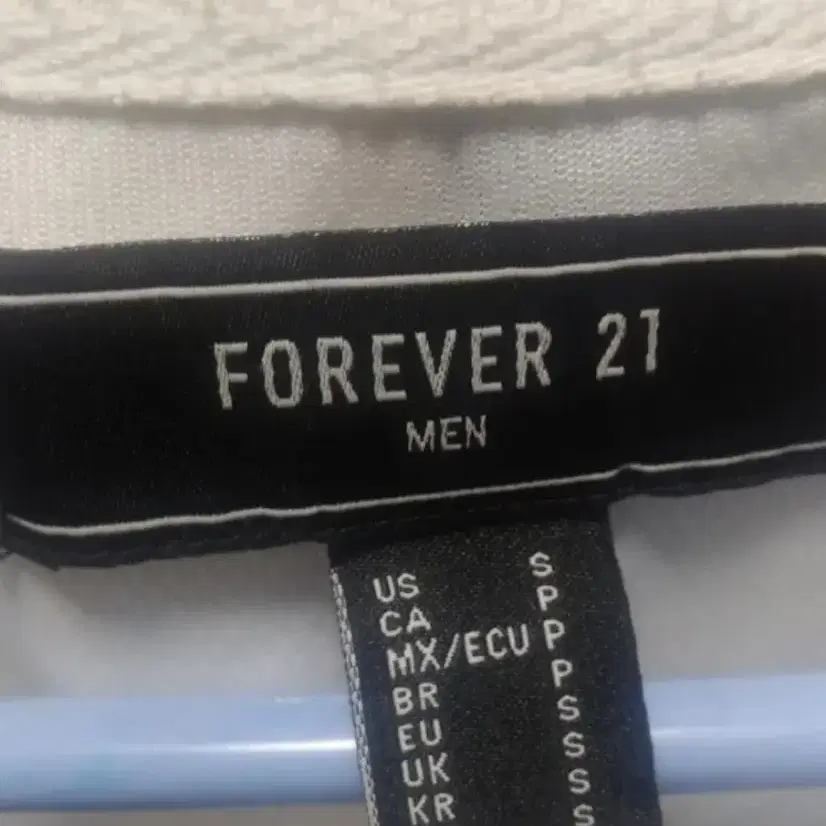 포에버 21맨 반팔티(아르헨티나 컬러) FOREVER 21 MEN