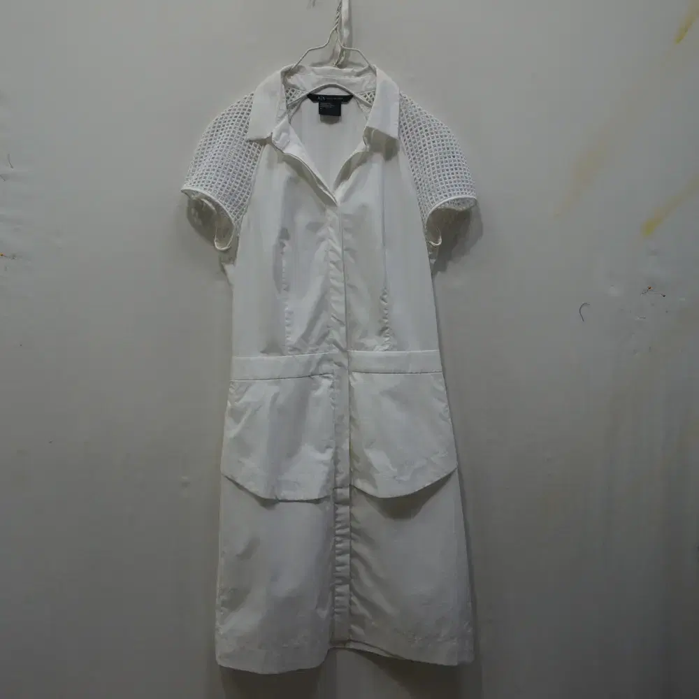 Armani slim fit S cotton kara mesh short sleeves ONEPIECE white great love bong bong