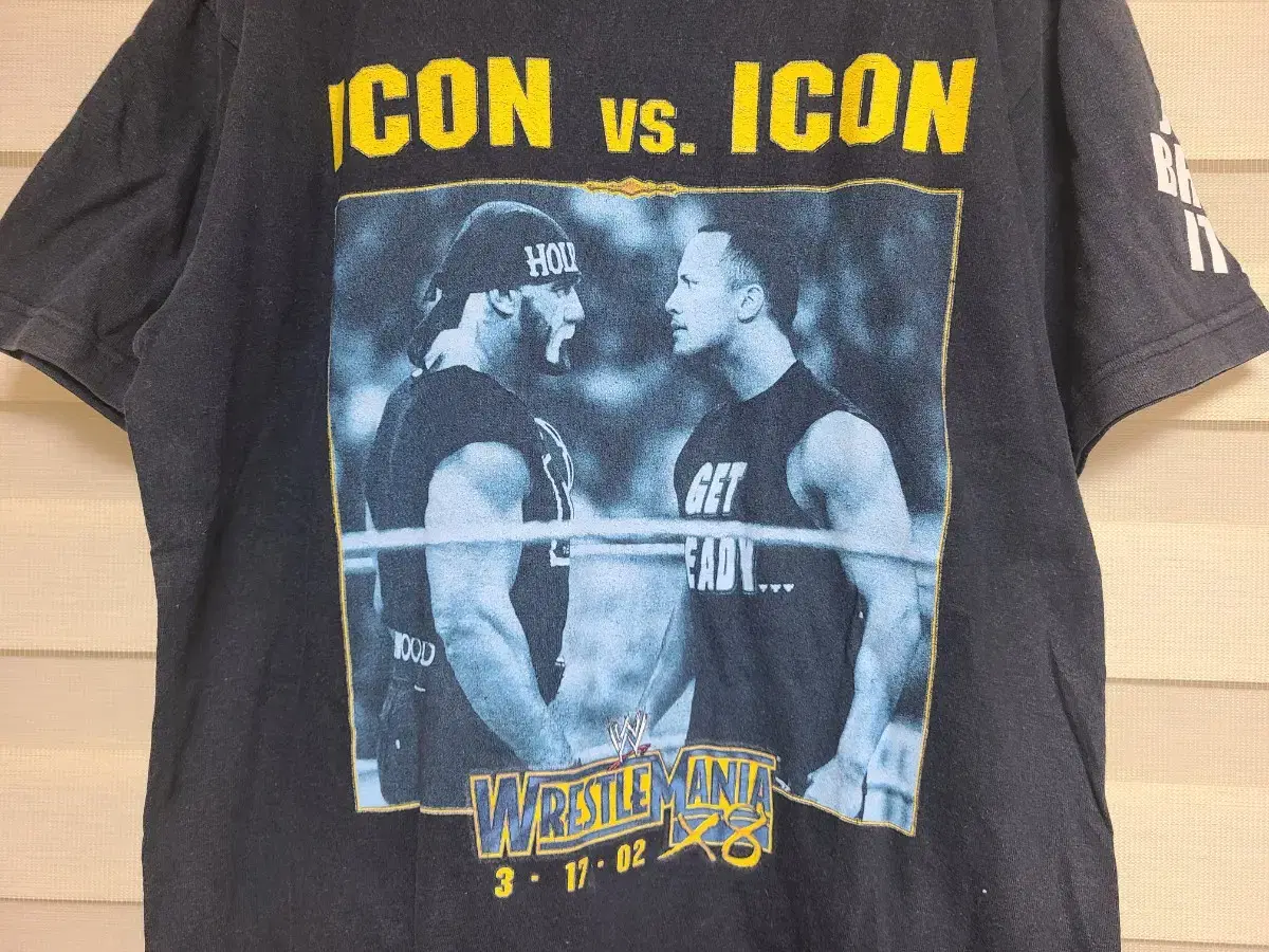 WWF Hulk Hogan VS The Rock icon vs icon Vintage T-Shirt