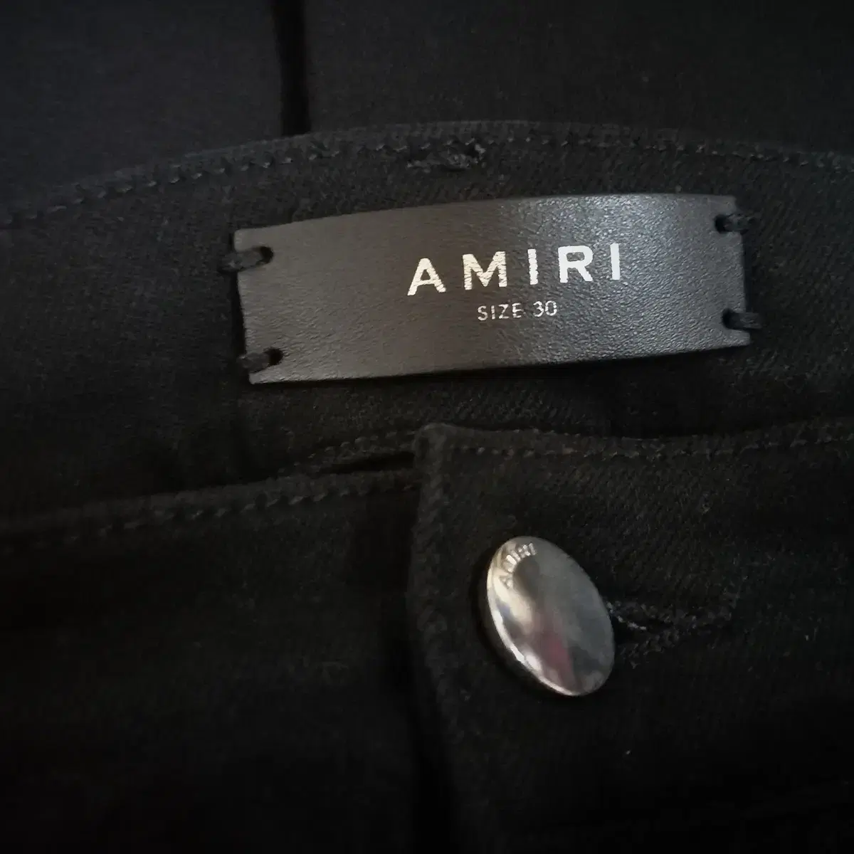 AMIRI 아미리 아트 패치 진 블랙