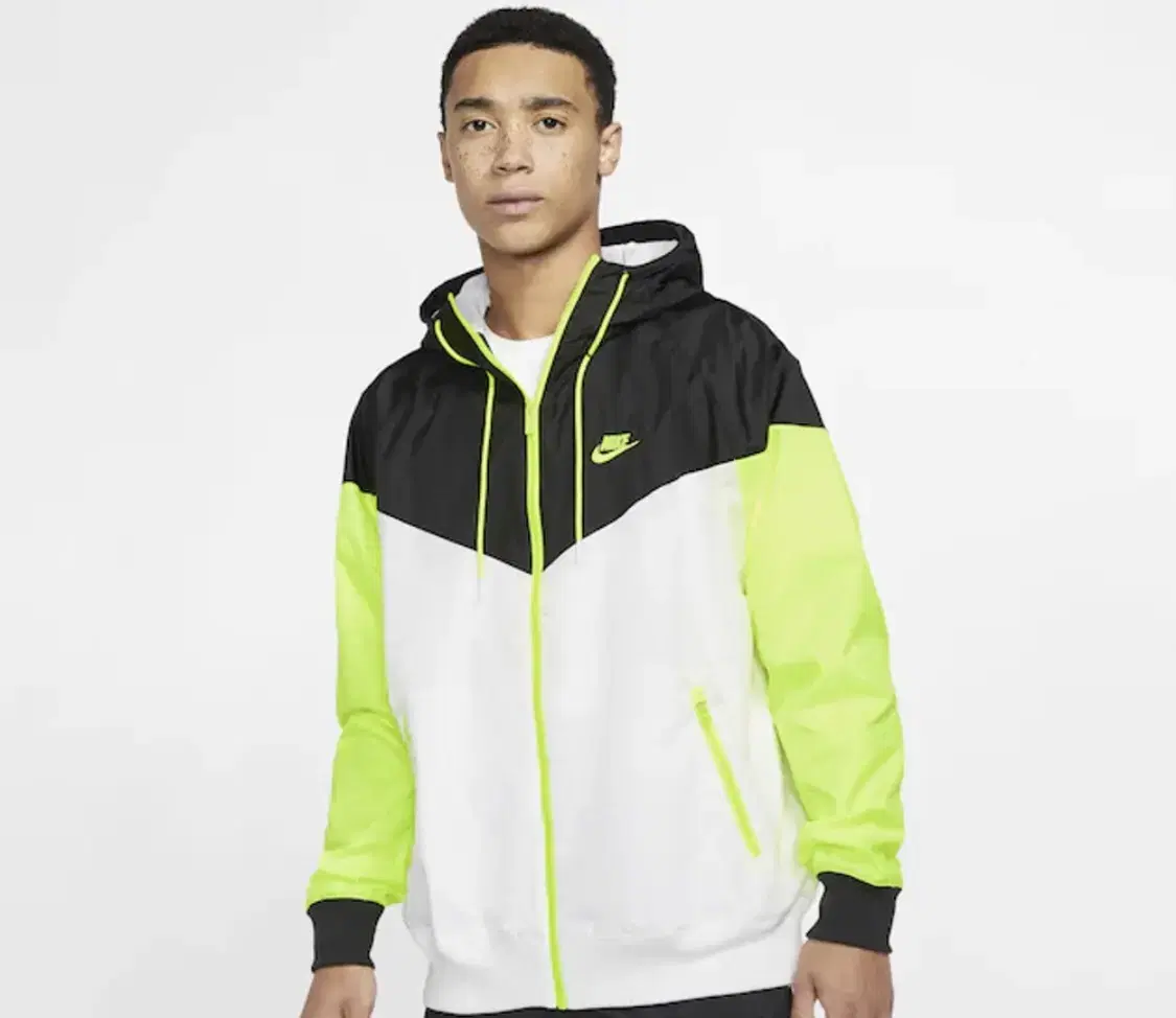 Nike Windrunner M size