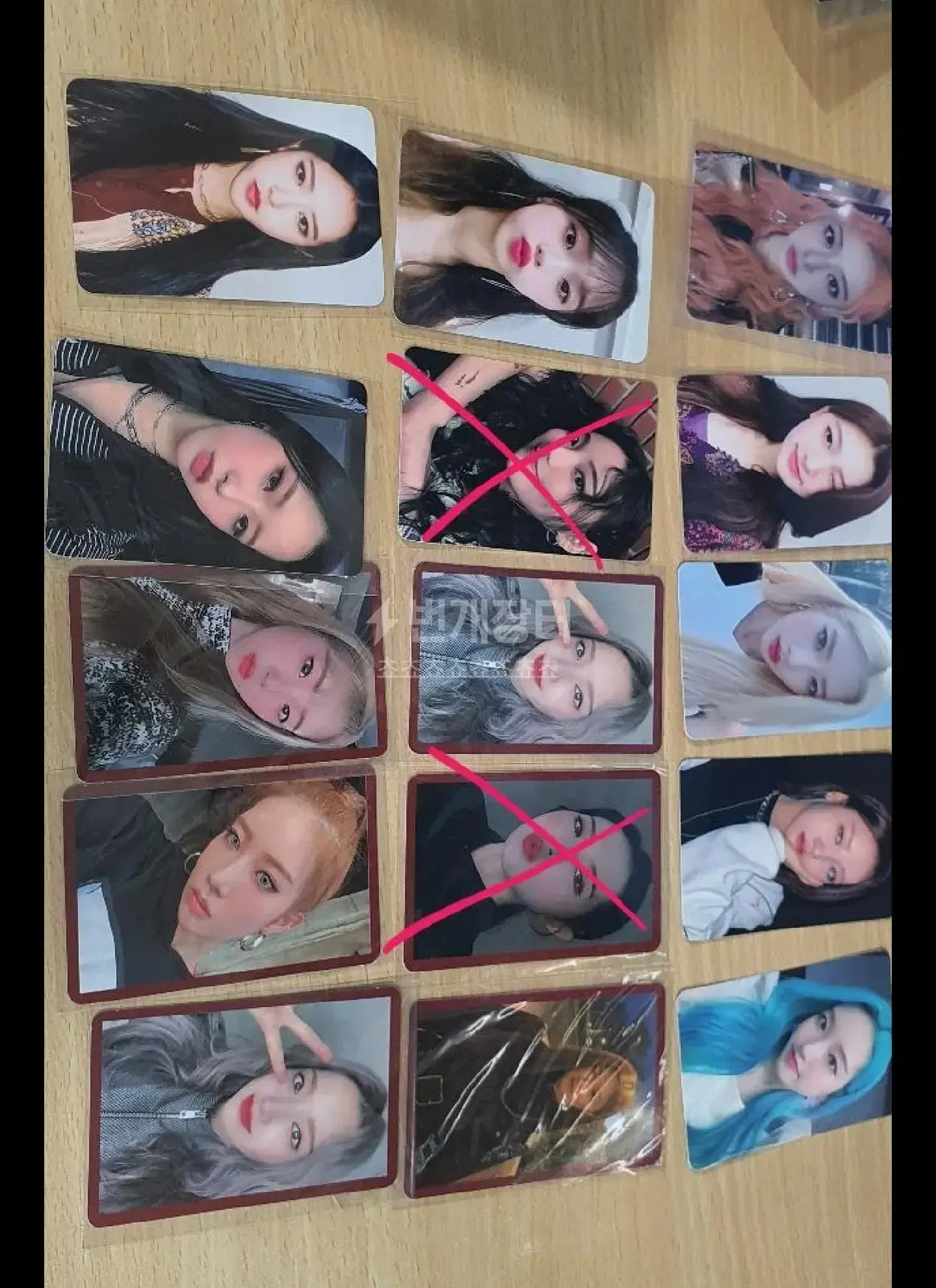 Loona pre-order benefit photocard