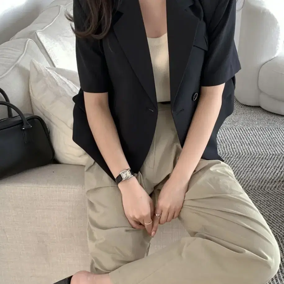 메이비 베이지 민소매