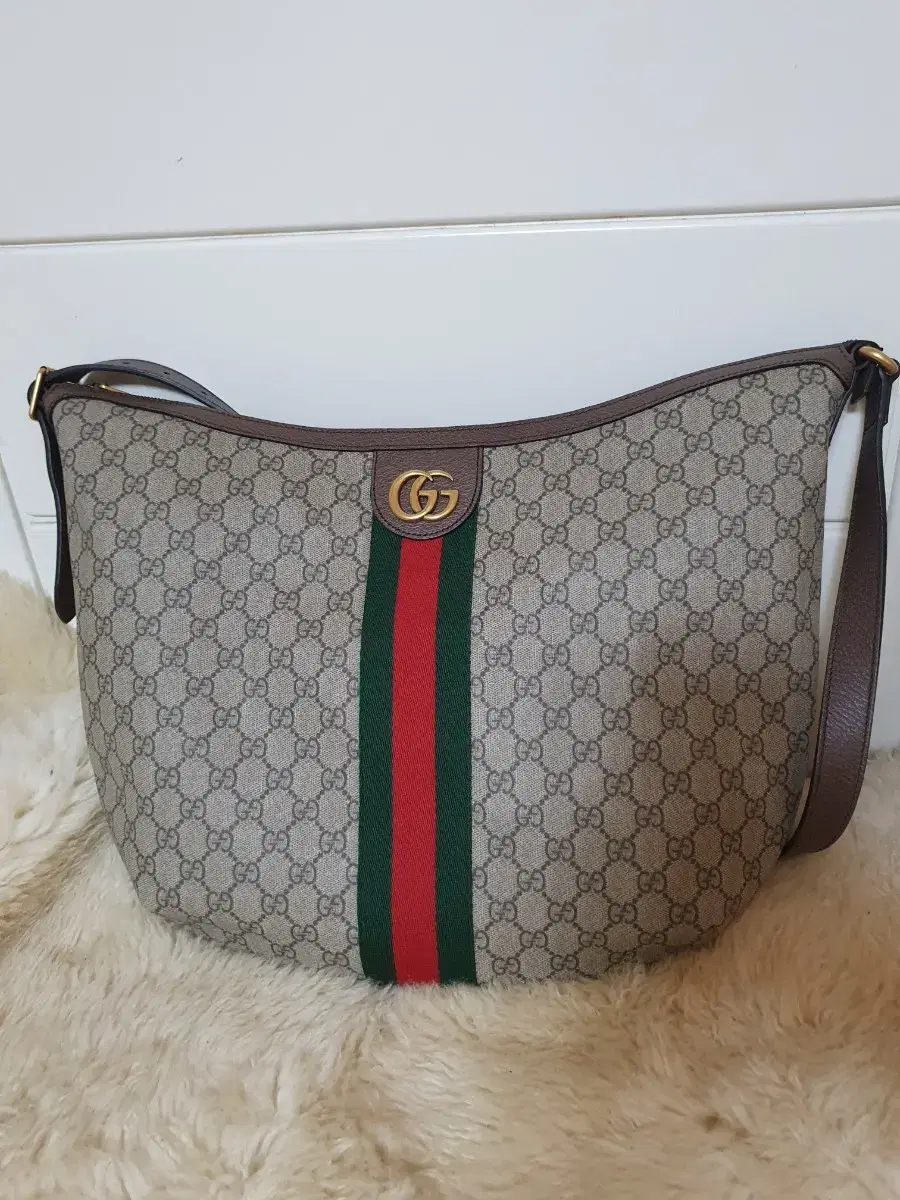 (정품새상품)Gucci ONDA GG Medium Shoulder Bag *신세계강남구입*