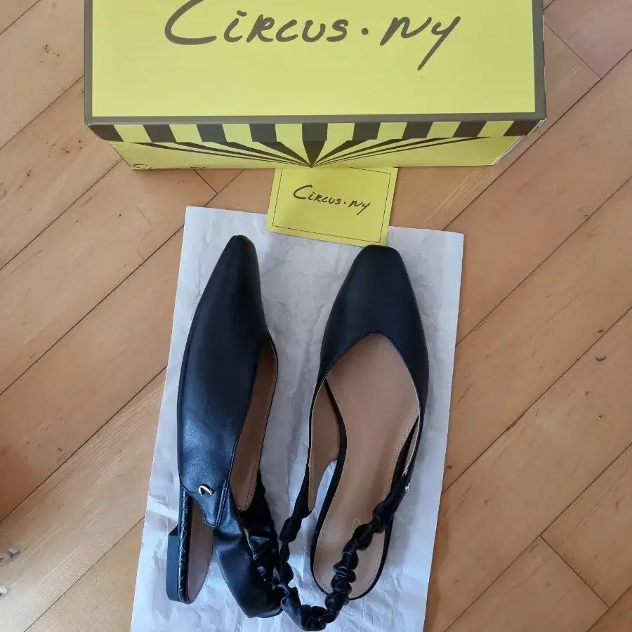 Circus by Sam Edelman 플랫신발 판매합니다