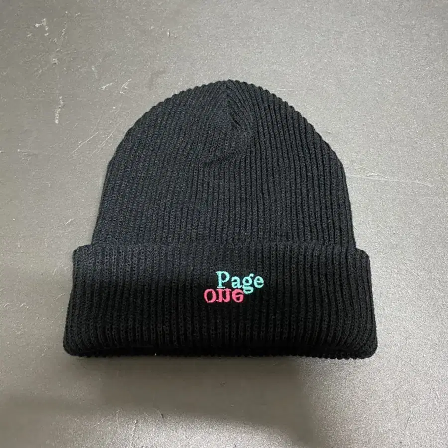 page one 비니 box logo beanie(black)