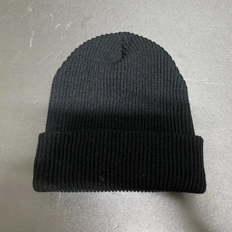 page one 비니 box logo beanie(black)