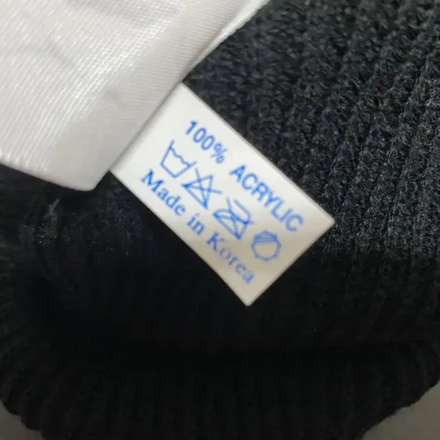 page one 비니 box logo beanie(black)