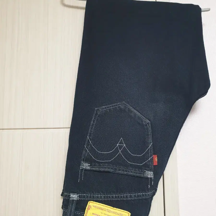 Levis 리바이스 레드탭 하이 루즈 테이퍼드 데님 진 25