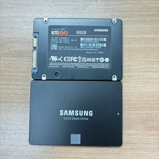 2.5인치 삼성 870 EVO 500GB SSD 보증 남음