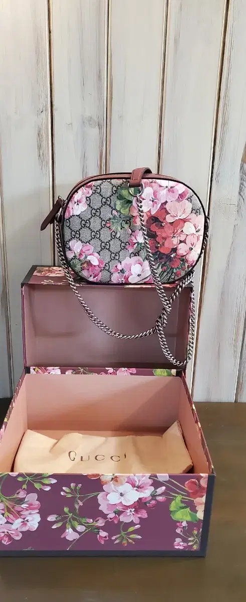 Gucci Cignature Flora Bag