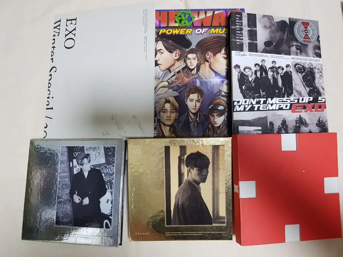 Exo goods wts (dolls, official goods, albums, etc.)