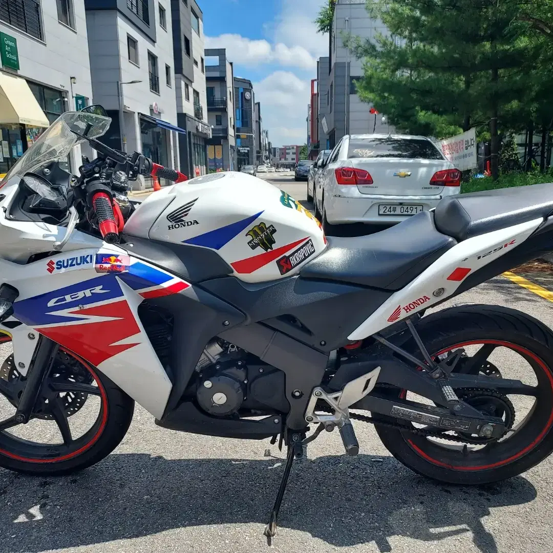 혼다 CBR125 머플러튜닝 건담 판매합니다.