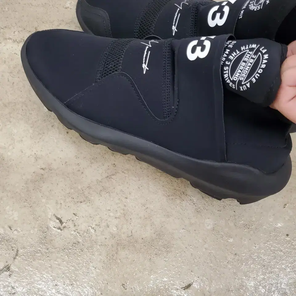 Y-3 로고 스니커즈