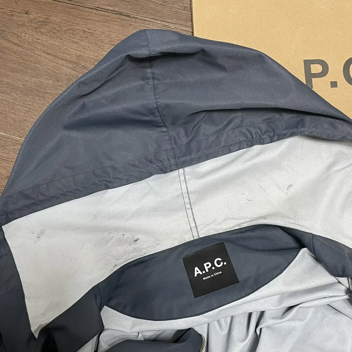 A.P.C(아페쎄) 바람막이 팝니다.